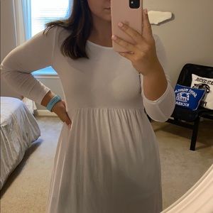 White maxi dress with pockets